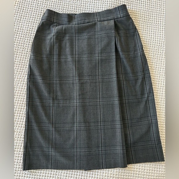 Uniqlo Dresses & Skirts - Uniqlo skirt
